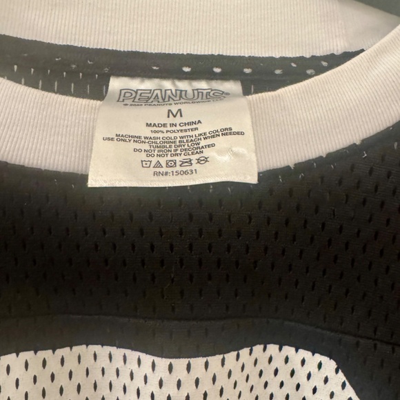 Peanuts Sports Jersey -Size Medium - Picture 4 of 4